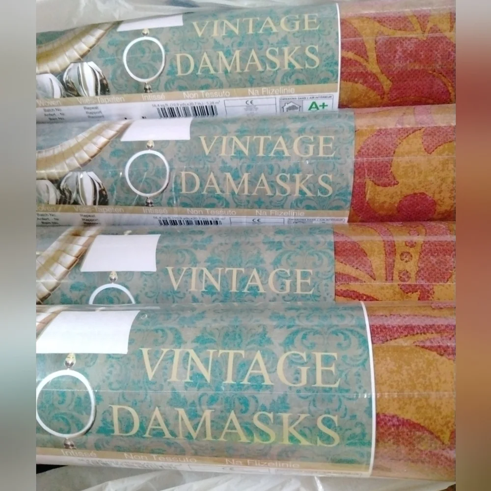 4 Rolls Of Damask Wallpaper